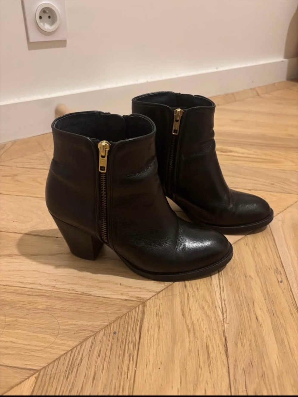 Jonak Paris leather heel ankle boots